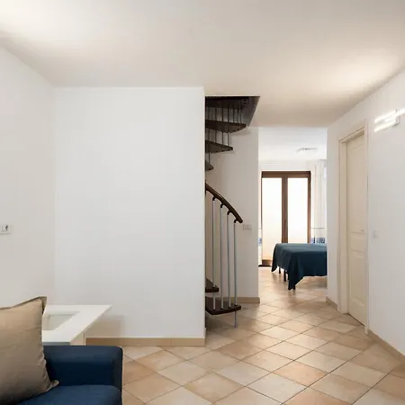 Apartment Myrsine Viola - Klodge *